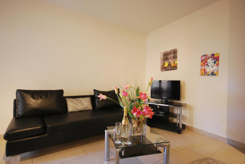 Le Vieux Port Apartments Cannes Extérieur photo